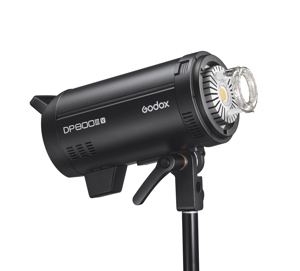ĐÈN GODOX DP800III-V